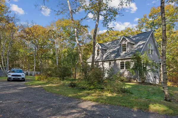 Freeport, ME 04032,14 Cliff AVE