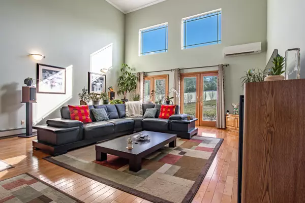 Alfred, ME 04002,219 Shaker Hill RD