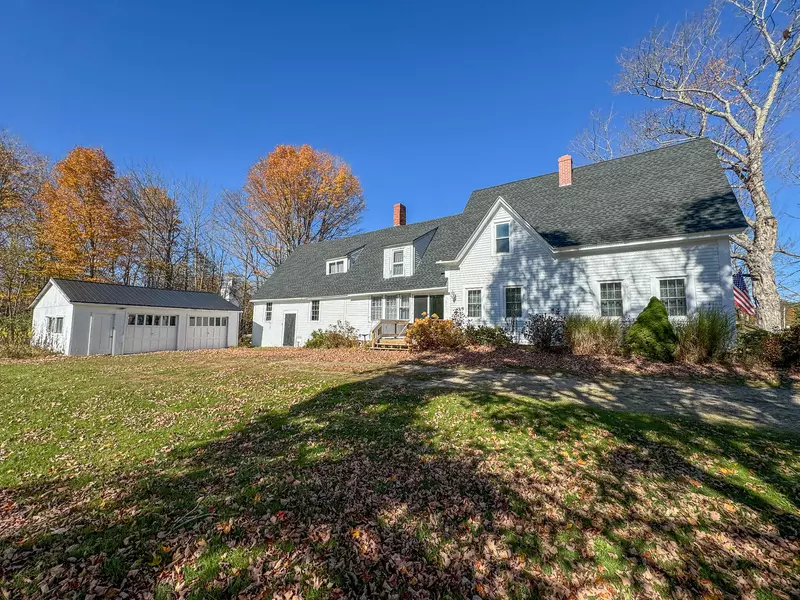 9 Main RD, Burlington, ME 04417