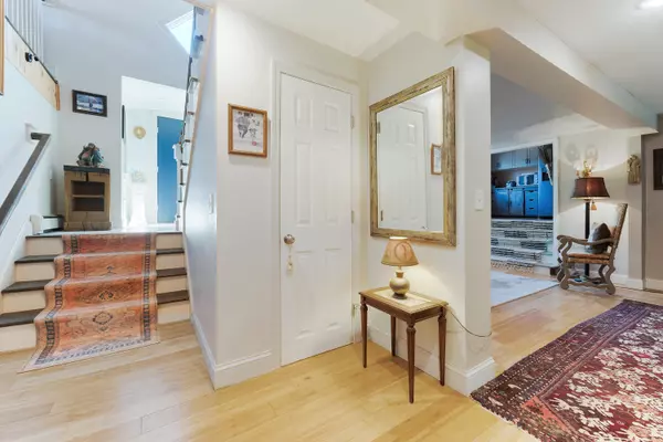 Wells, ME 04090,11 Ray Mary LN