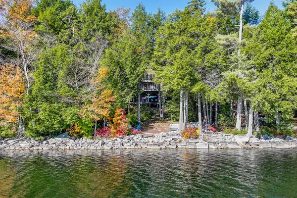 Liberty, ME 04949,28 Millstone DR