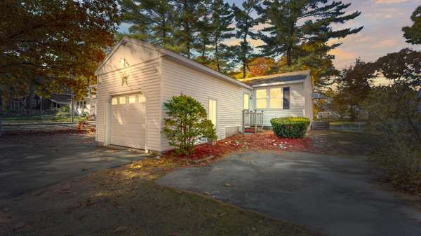 2 Cottage AVE, Old Orchard Beach, ME 04064