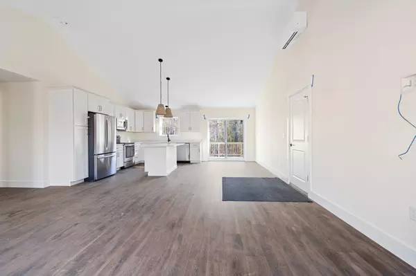 Limerick, ME 04048,7 Fisher DR