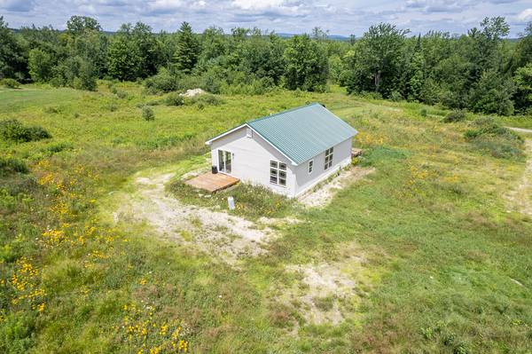 3 Nobby Knoll DR, Belgrade, ME 04917