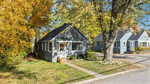 32 Caron LN, Auburn, ME 04210