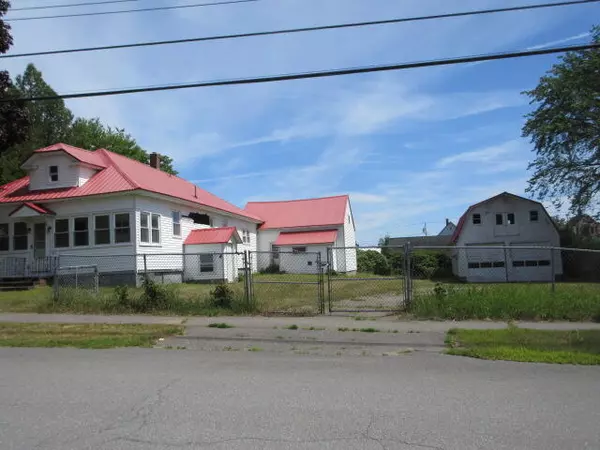 23 Elm ST, East Millinocket, ME 04430