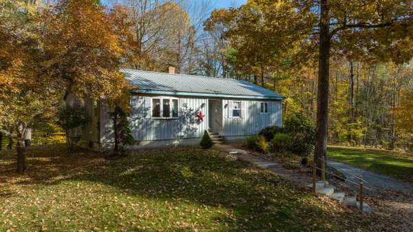 86B N Pownal RD, New Gloucester, ME 04260