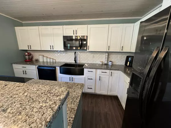 Patten, ME 04765,27 Valley ST