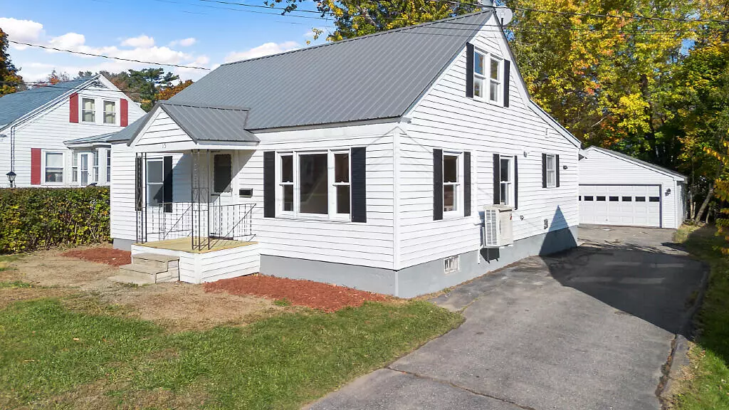 15 Elmhurst ST, Waterville, ME 04901