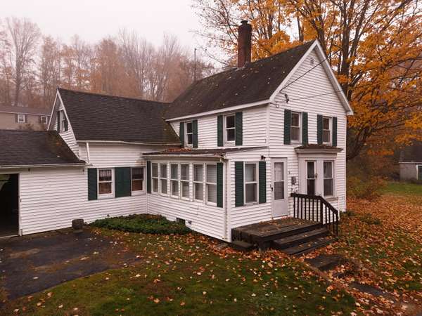 18 Union ST, Sabattus, ME 04280