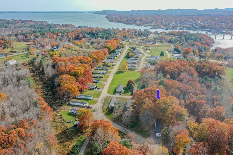 8 Cory LN, Belfast, ME 04915