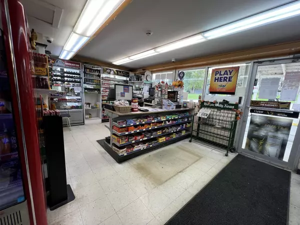 Madawaska, ME 04756,74 Main ST