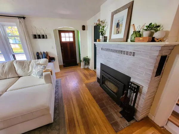 Saco, ME 04072,40 Locke ST