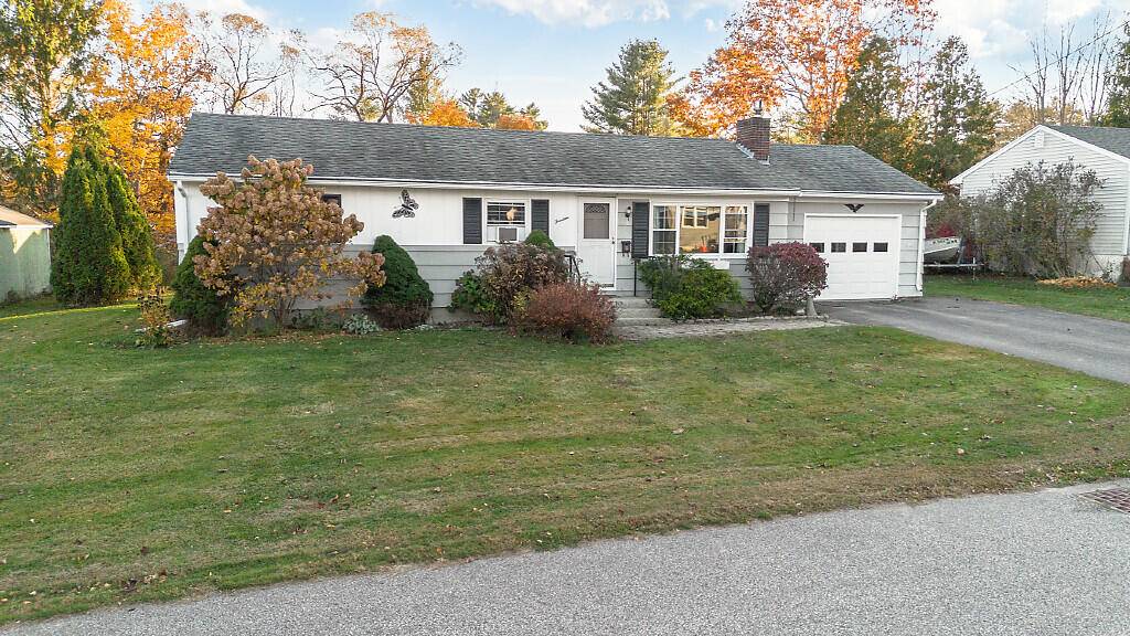 14 Newton RD, Bath, ME 04530