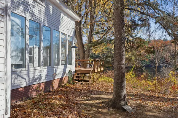 Auburn, ME 04210,483 N River RD