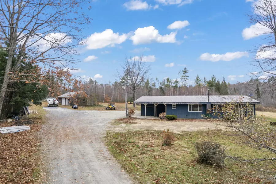 323 Rome RD, Mercer, ME 04957