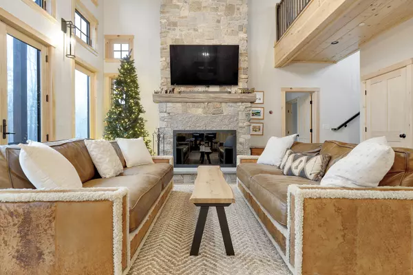 Newry, ME 04261,100 Morganite WAY