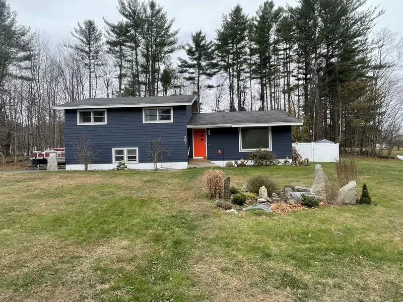201 Perham ST, Farmington, ME 04938