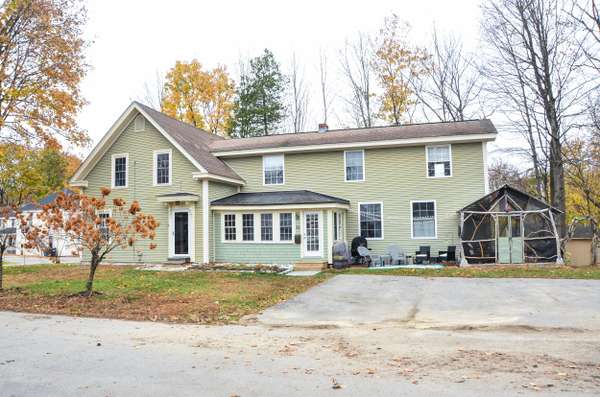 36 Plummer ST, Gardiner, ME 04345