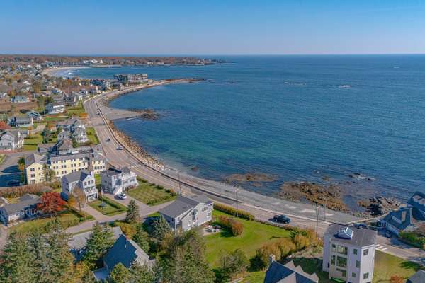 221 Beach AVE, Kennebunk, ME 04043