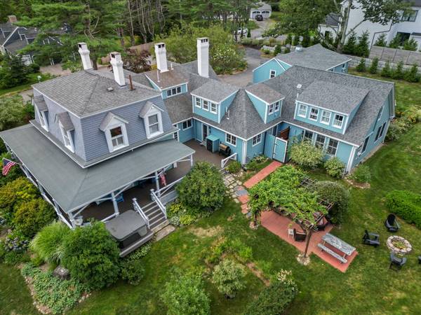 338 Foreside RD, Falmouth, ME 04105