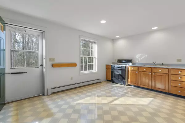 Whitefield, ME 04353,304 North Howe RD