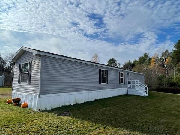 17 Northeast WAY, Windsor, ME 04363