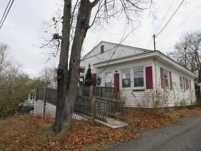 6 Keyes ST, Fairfield, ME 04937