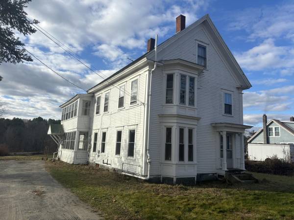 110 Main ST, New Sharon, ME 04955