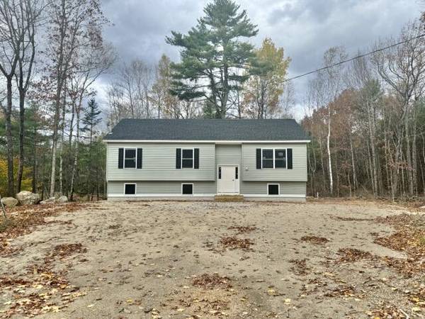 11 Lagueux LN, Waterboro, ME 04030