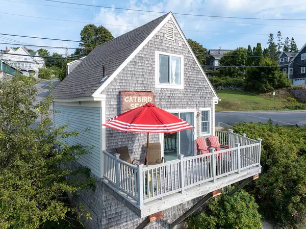 Stonington, ME 04681,3 Main ST