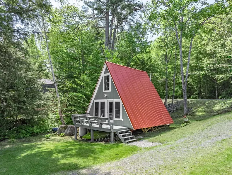 375 Great Moose DR, Hartland, ME 04943