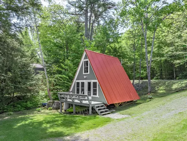 375 Great Moose DR, Hartland, ME 04943