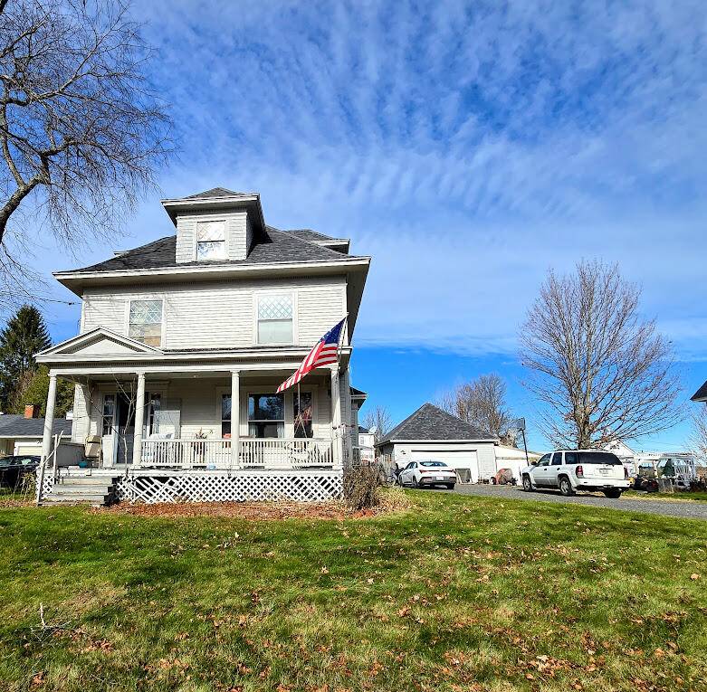 53 West Main ST, Milo, ME 04463