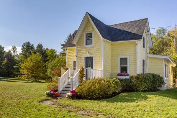 50 Limerock ST, Camden, ME 04843