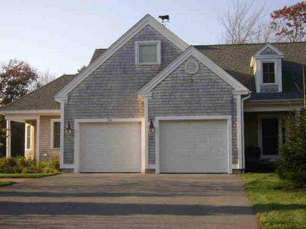 15B Grove ST, Kennebunkport, ME 04046