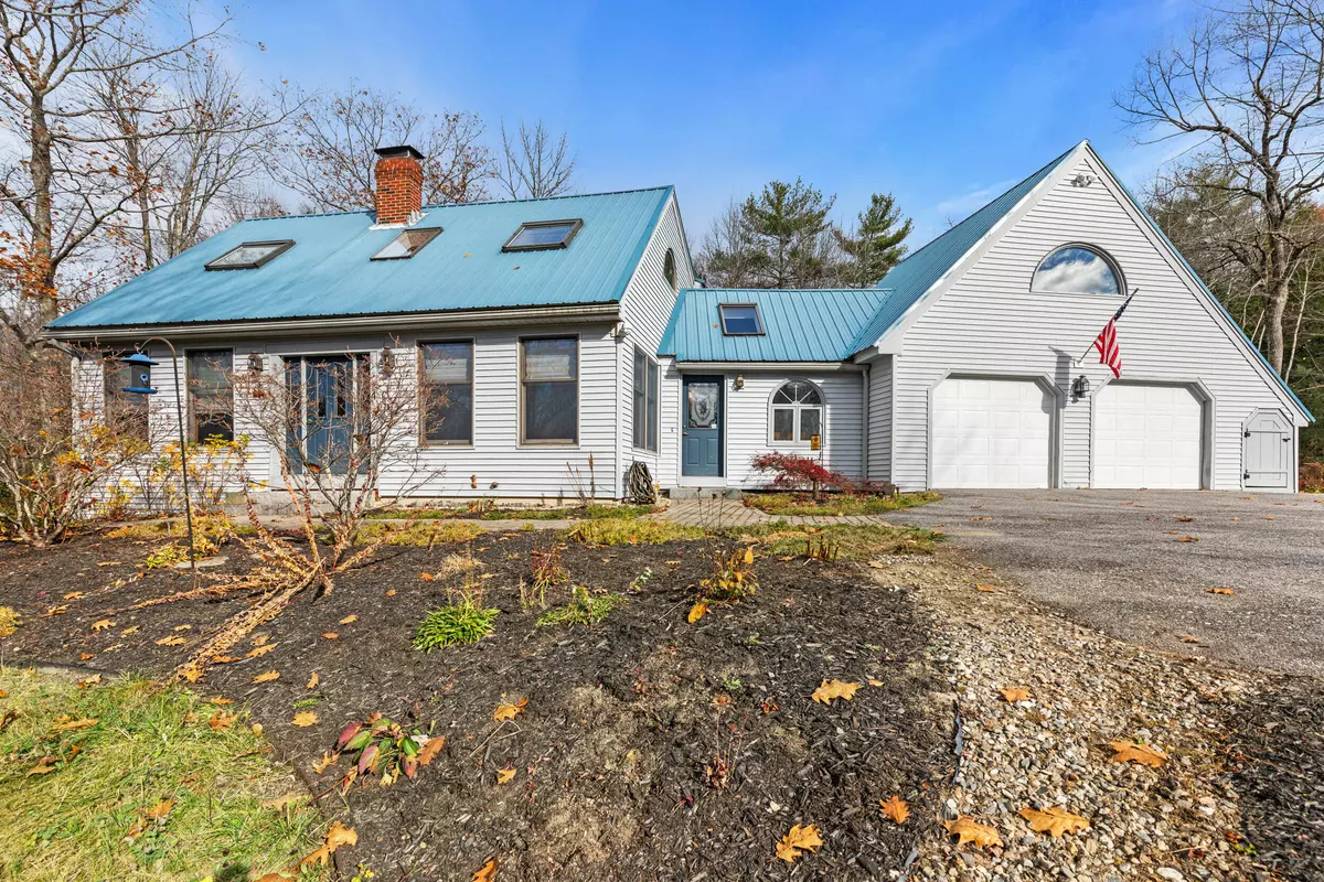 Raymond, ME 04071,4 Westview DR