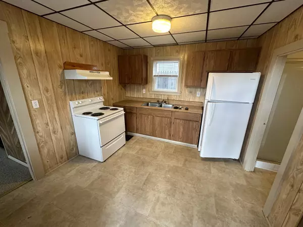 Millinocket, ME 04462,407 Katahdin AVE