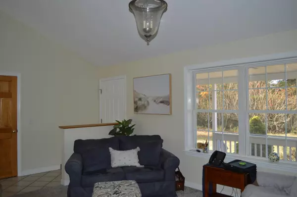 West Gardiner, ME 04345,37 Seths WAY