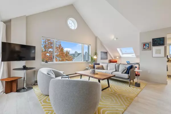 Portland, ME 04101,719 Chandlers Wharf #719