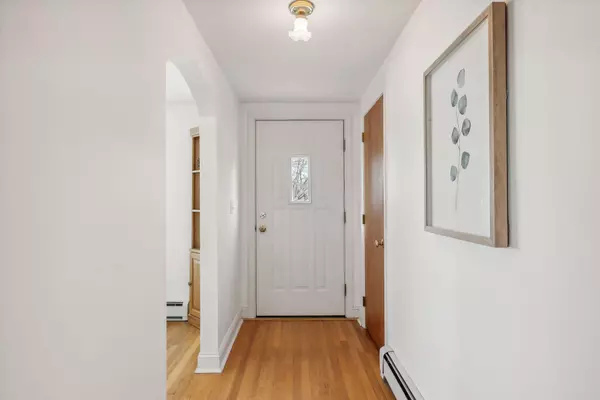 South Portland, ME 04106,7 Spurwink AVE