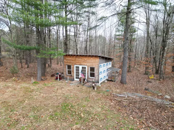 Sidney, ME 04330,48 Quaker RD