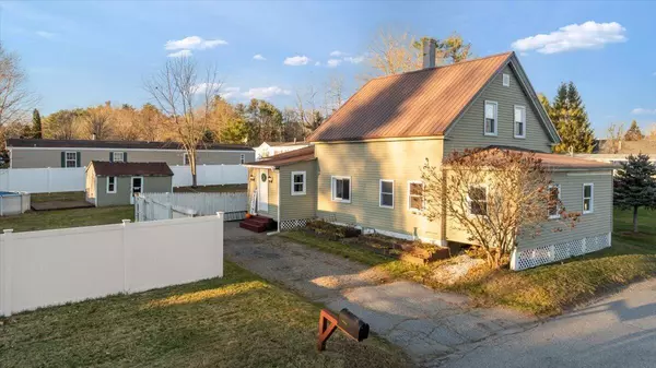 11 Winter ST, Lisbon, ME 04250