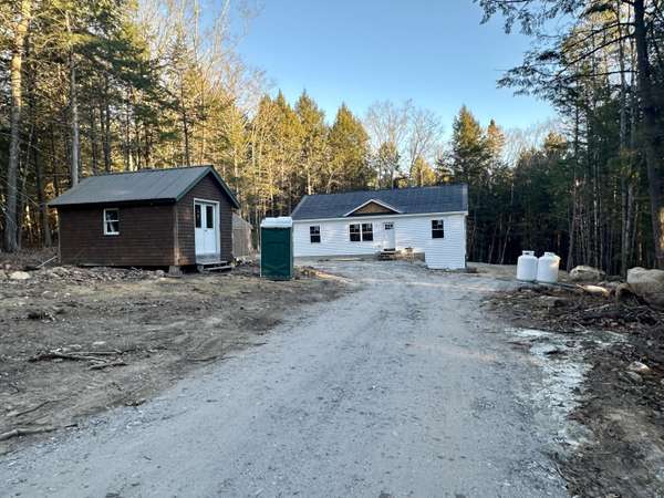 109 Colonial CIR, Harrison, ME 04040