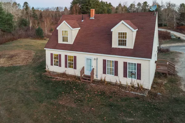 Freeport, ME 04032,7 Blackberry LN