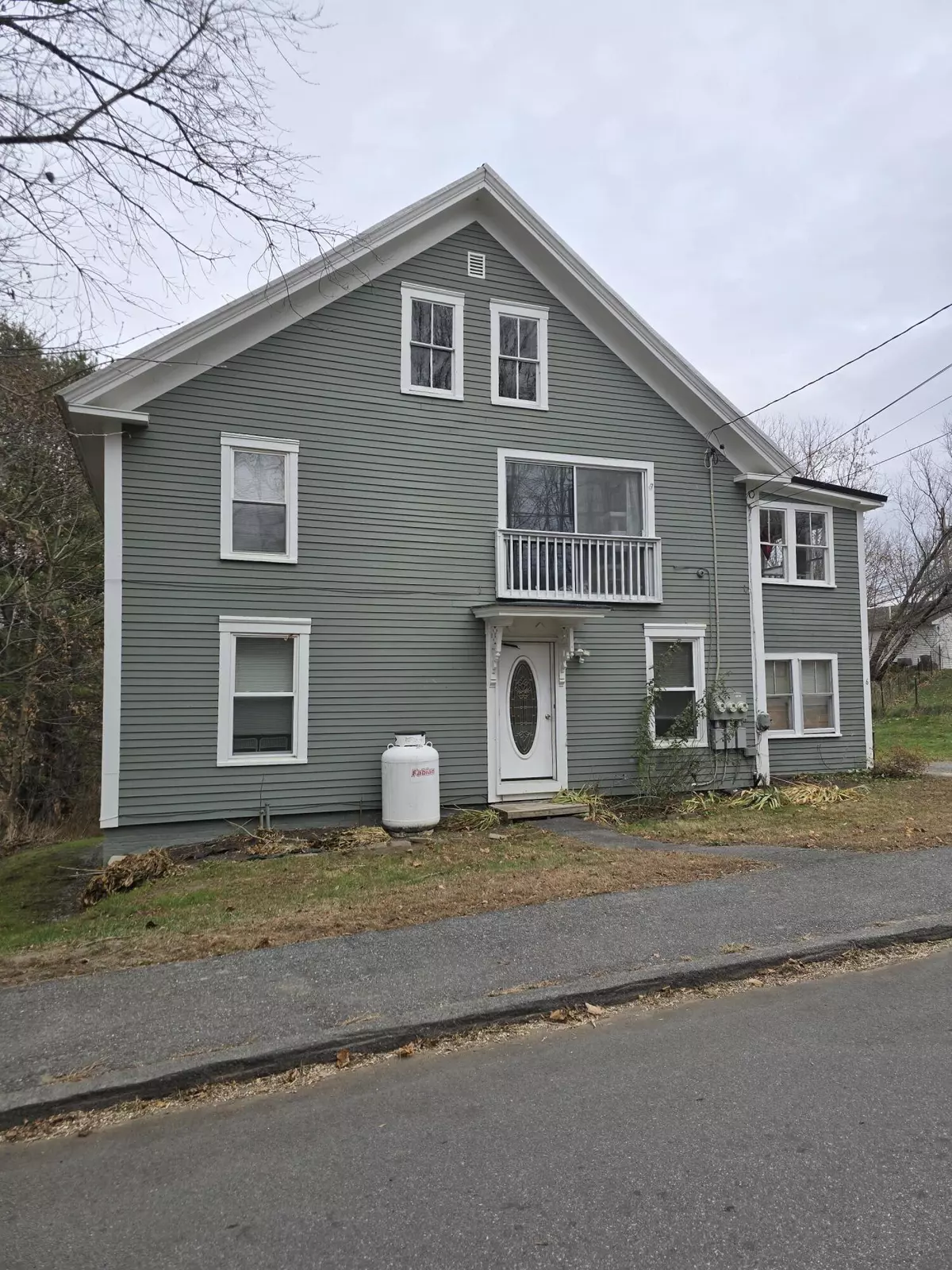 Oakland, ME 04963,46 E East School ST