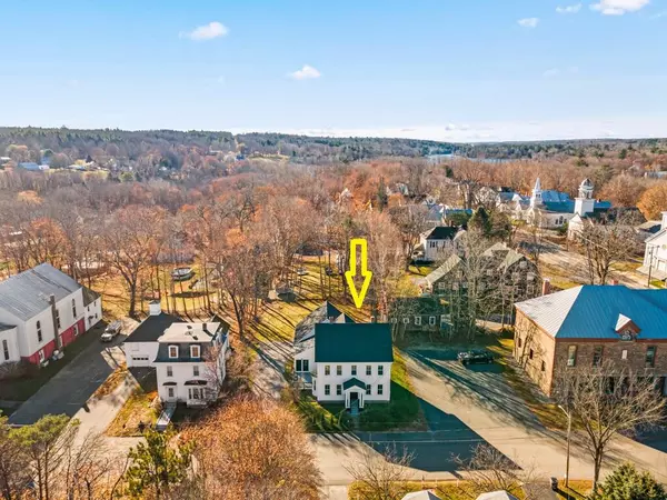 Oakland, ME 04963,22 W School ST