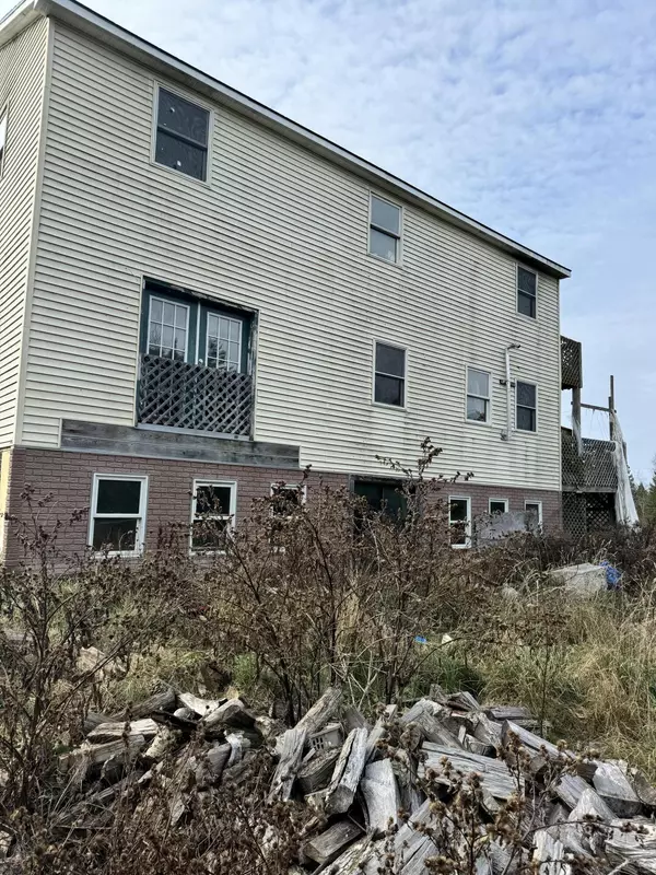 Dexter, ME 04930,117 Tremblay RD