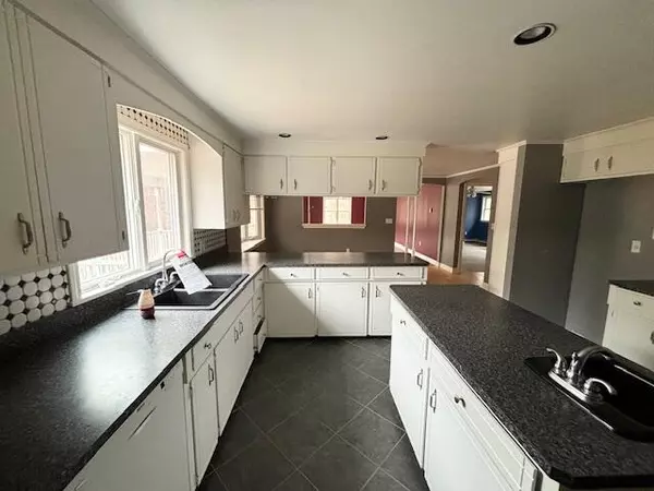 Wells, ME 04090,637 Tatnic RD