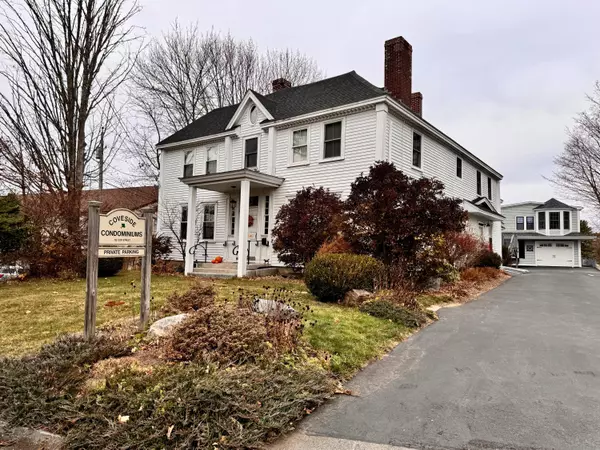62 Elm Street #2, Damariscotta, ME 04543